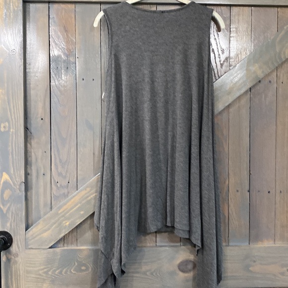 Shark bite Tank - Picture 2 of 3